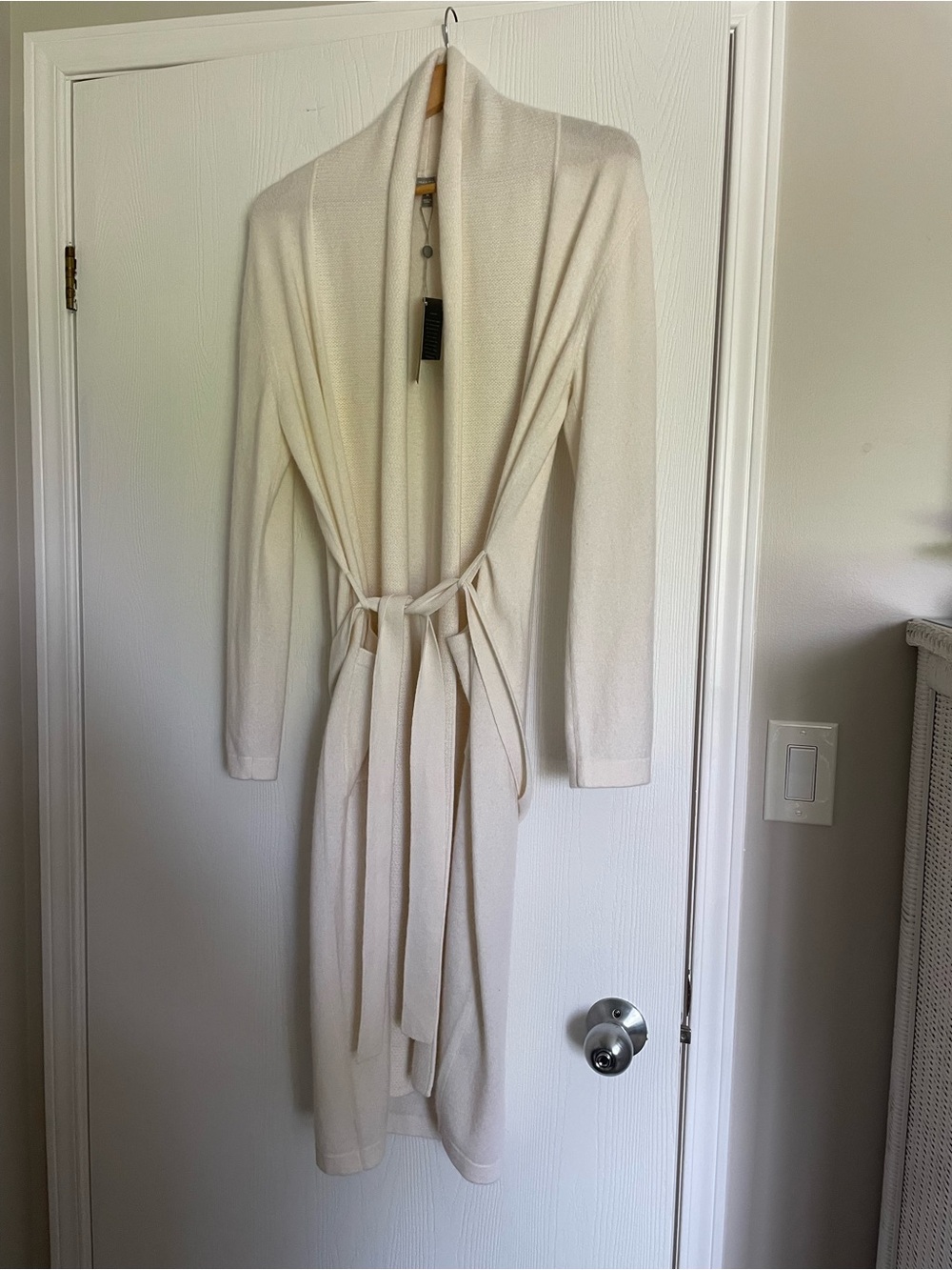 Neiman Marcus Cream Cashmere Knit Full Length Cardigan